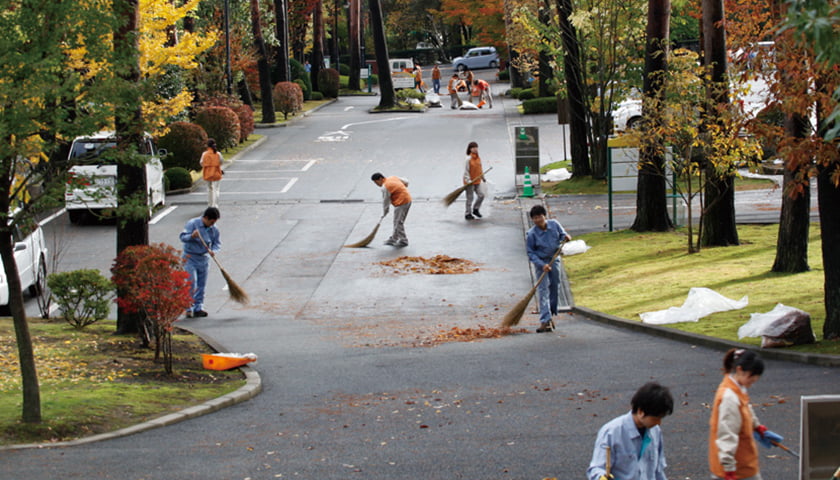 かんてんぱぱガーデンの清掃活動